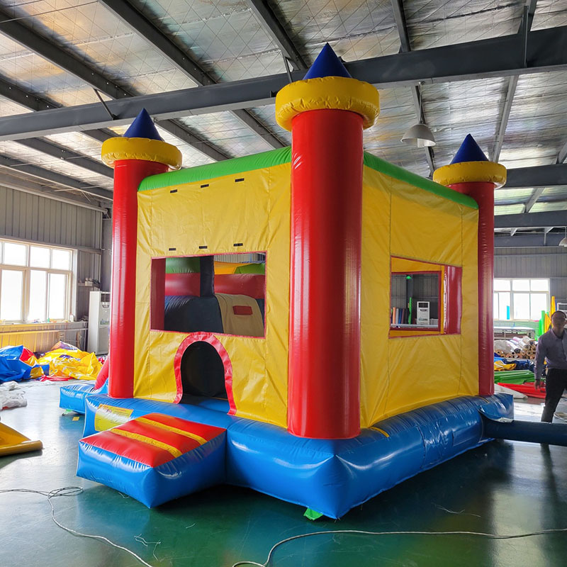 Casa di rimbalzo con scivolo C - Kids Outdoor House With Slide recensione e prezzo